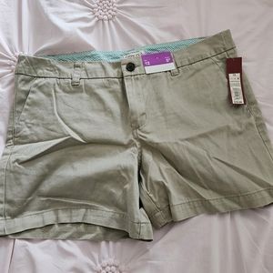 Merona Size 12 khaki 5 in shorts